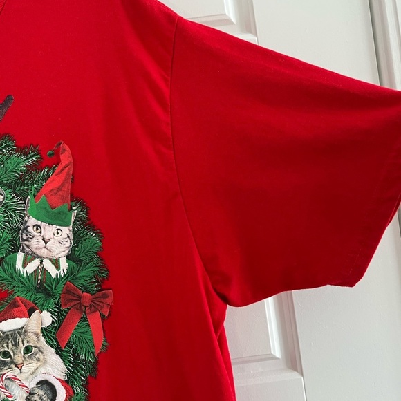 Holiday Time Meowy Christmas Cats and Ribbons Wreath T Shirt Medium (38-40) - Picture 6 of 13